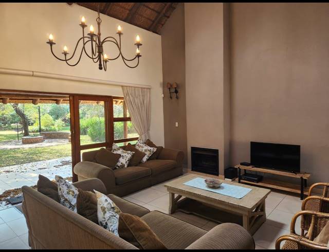 4 BEDROOM HOUSE FOR SALE IN LAKELAND ESTATE